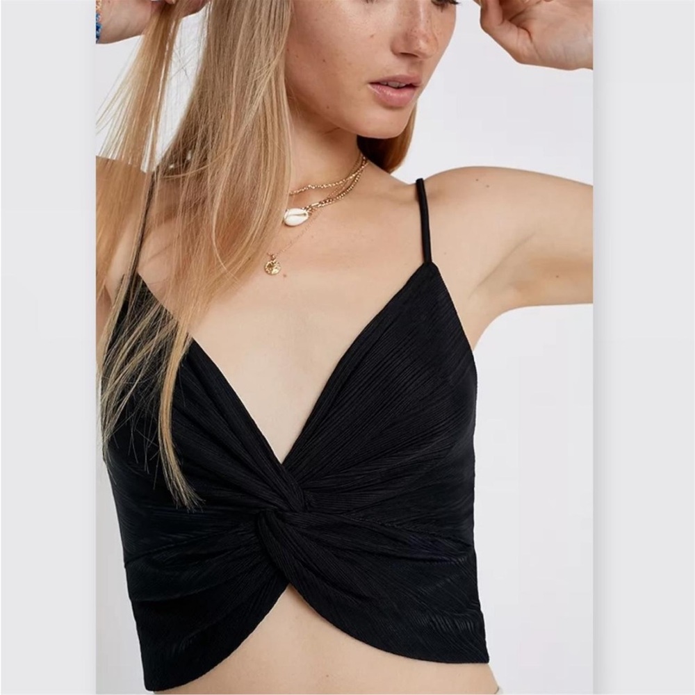 Black Free People call it crop twist front cami tank size S